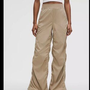 Lululemon Ruched High Rise Wide Leg Pant in trench size S- EUC